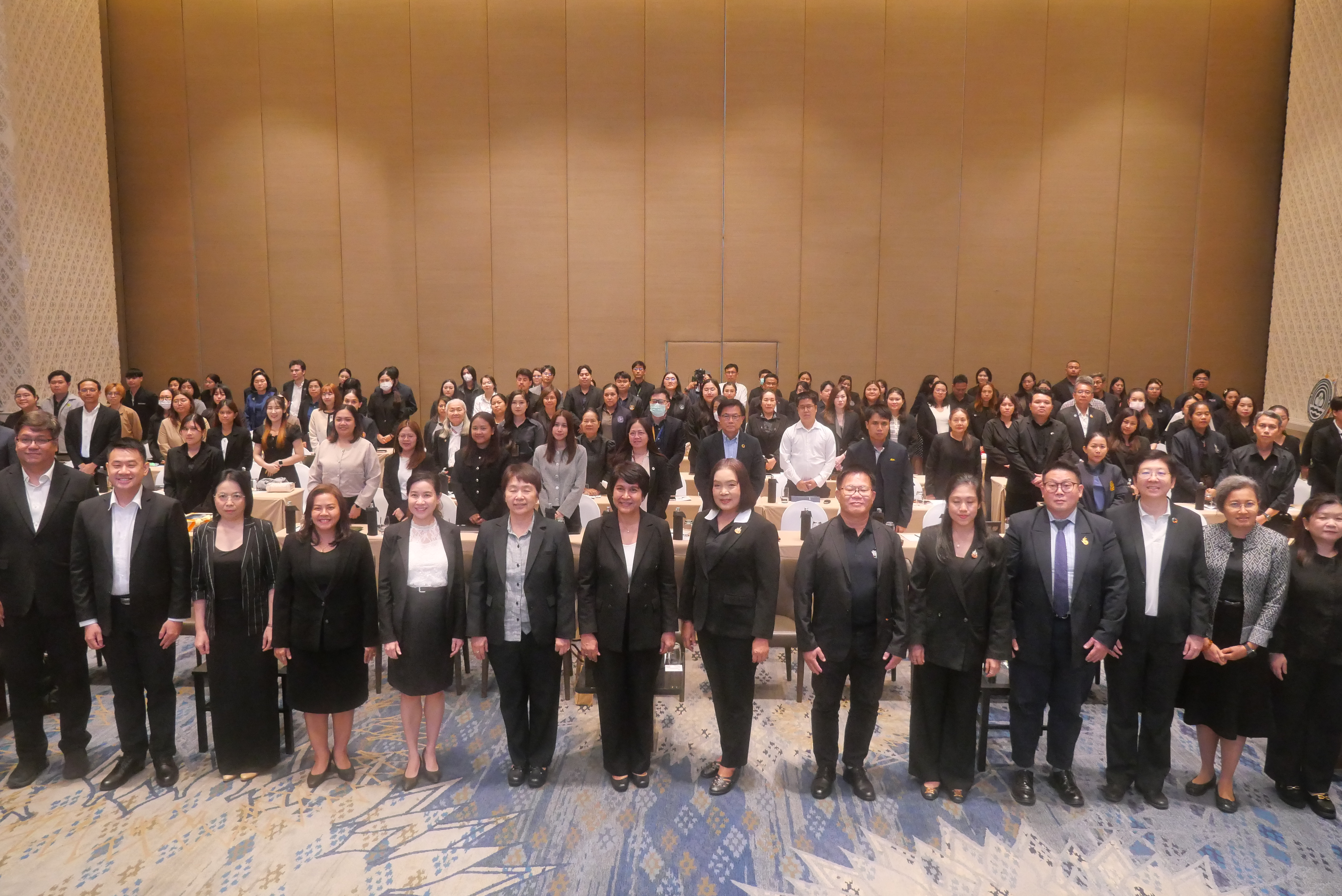 title - ส.ป.ก. ร่วมเป็นเกียรติในพิธีเปิดงานประชุมเผยแพร่ (Press Conference) เพื่อนำเสนอรายงานและการประเมินผลการดำเนินงานเสริมพลังความร่วมมือด้านการเปลี่ยนแปลงสภาพภูมิอากาศของประเทศไทย 